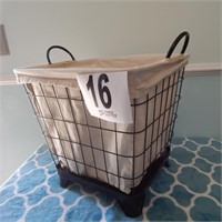 WIRE BASKET WITH FABRIC LINER 14X14X14