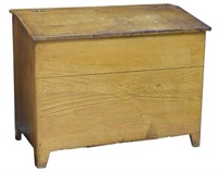 AMERICAN GRAINED PAINTED WOOD HINGED GRAIN CHEST