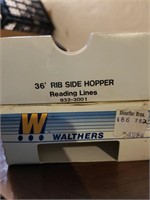 WALTHERS HO 36' Rib side Hopper Reading Lines