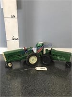 ERTL Oliver Row crop & green toy tractor