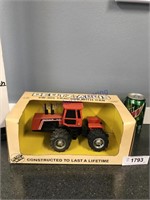 ERTL Deutz Allis 4W-305 tractor w/cab