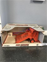 ERTL Allis - Chalmers Roto-Baler 1/16 scale