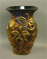 Fenton Contemporary Purple Daffodil Vase. 10" Tal