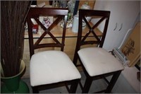 Pair of Wooden Bar Stools 25.5H to the Seat