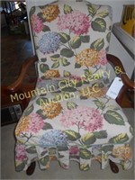 Queen Anne Straight Chair