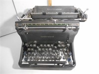 Vintage UNDERWOOD Typewriter
