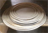 (16) aluminum assorted size pizza pans