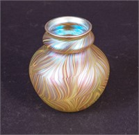 A feathered art glass vase, 4" high, marked