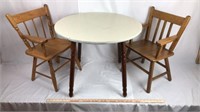 Small Round Child’s Table with 2 Chairs