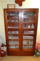 Cabinet with glass front