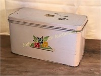 Retro Metal Bread Box