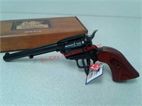 New Heritage 6 round 22LR revolver handgun 6 1/2"