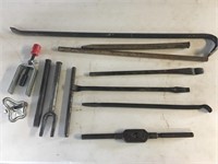 Crow bar, wrenching bar, tire tools, fence bar