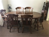 Dining table w/ 6 chairs