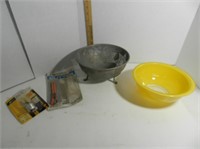 Vintage strainer, pyrex bowl, & more