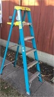 6 ft fiberglass ladder