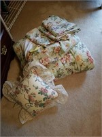1 full comforter floral- 1 bed skirt 2 pillow