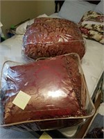 86x86 king burgundy with gold stripes comforter,
