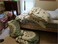 Magnolia throw- comforter (2) with pillow