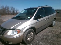 Used 2006 Chrysler Town And Country 1a4gp45r26b589