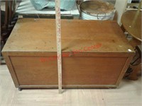 > Vintage wood chest / Toy Box on metal wheels