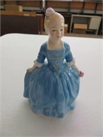 ROYAL DOULTON A CHILD FROM WILLIAMSBURG HN 2154