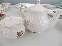 TEA POT - ROYAL OAK AND SUGAR BOWL - ROYAL KENT