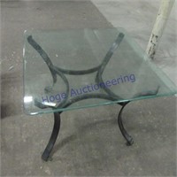 Table w/glass top