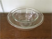 Pyrex and (1) unmarked mixing bowls