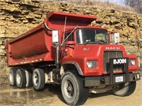 1986 Mack DM6 Dump Truck