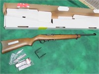 RUGER 10/22 RIFLE  IN BOX WITH ALL PARTS