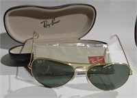 Ray Ban Aviator Sunglasses & Case Polarized