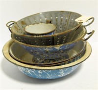 Lot #19 Agateware lot to include: (2) agate