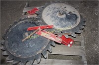 Windrow Gatherer wheels - CASE