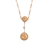 A Lady's Victorian Lariat Necklace in Gold