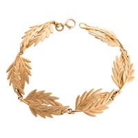 A Lady's Double Feather Link Bracelet in 14K Gold