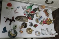Group of collectables and glassware