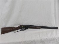 1963 DAISY CARBINE STYLE COUGAR HEAD MODEL 111