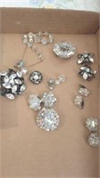 Assorted brooches and earrings