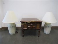 End Table w/ Drawer & Lamps 3pc lot