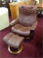 STRESSLESS LEATHER CHAIR + OTTOMAN W/MANUALS