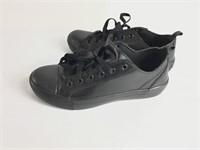 Women’s Tredsafe size 9 shoes. Look to be worn a