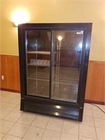 Design Pressures Glass Door Refrigerator