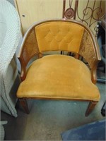 Vintage Round Back Sitting Chair