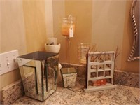 Lot #125 Bathroom lot to include: mirrored