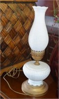 Vtg Milk Glass Table Lamp
