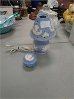 Blue porcelain lamp and cantainer