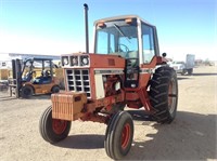 International 986 Farm Tractor