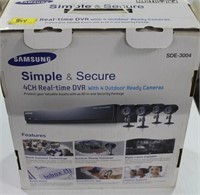 SAMSUNG SIMPLE AND SECURE DVR WITH 4 CAMERAS