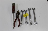 5 CRAFTSMAN METRIC COMBINATION WRENCHES, PLIER